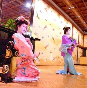 古典的な芸者舞妓スタイル